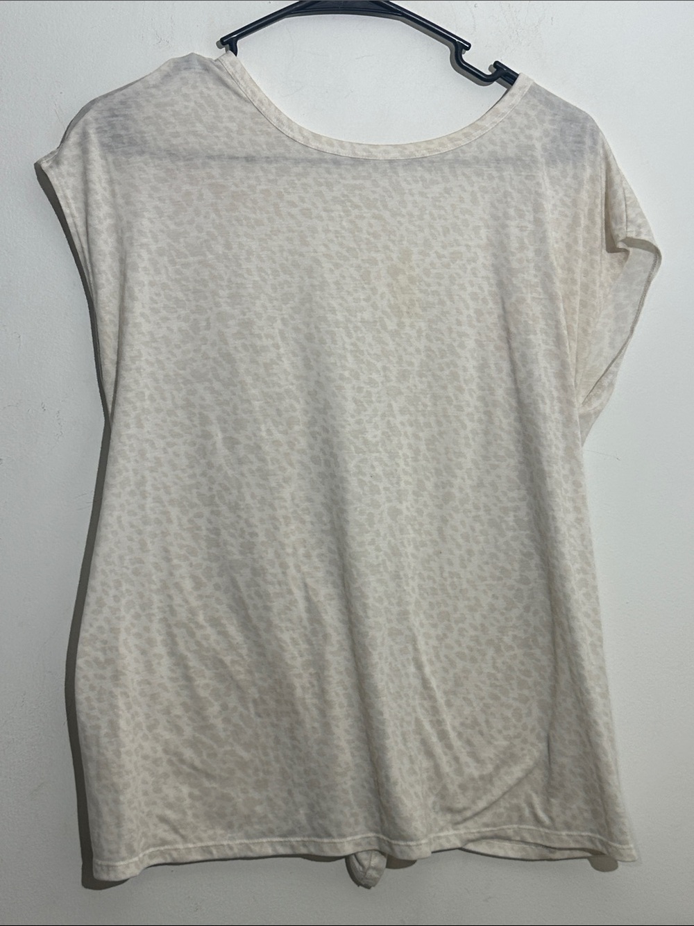 Old Navy Cream Short Sleeve Tee with Subtle Leopard Pattern